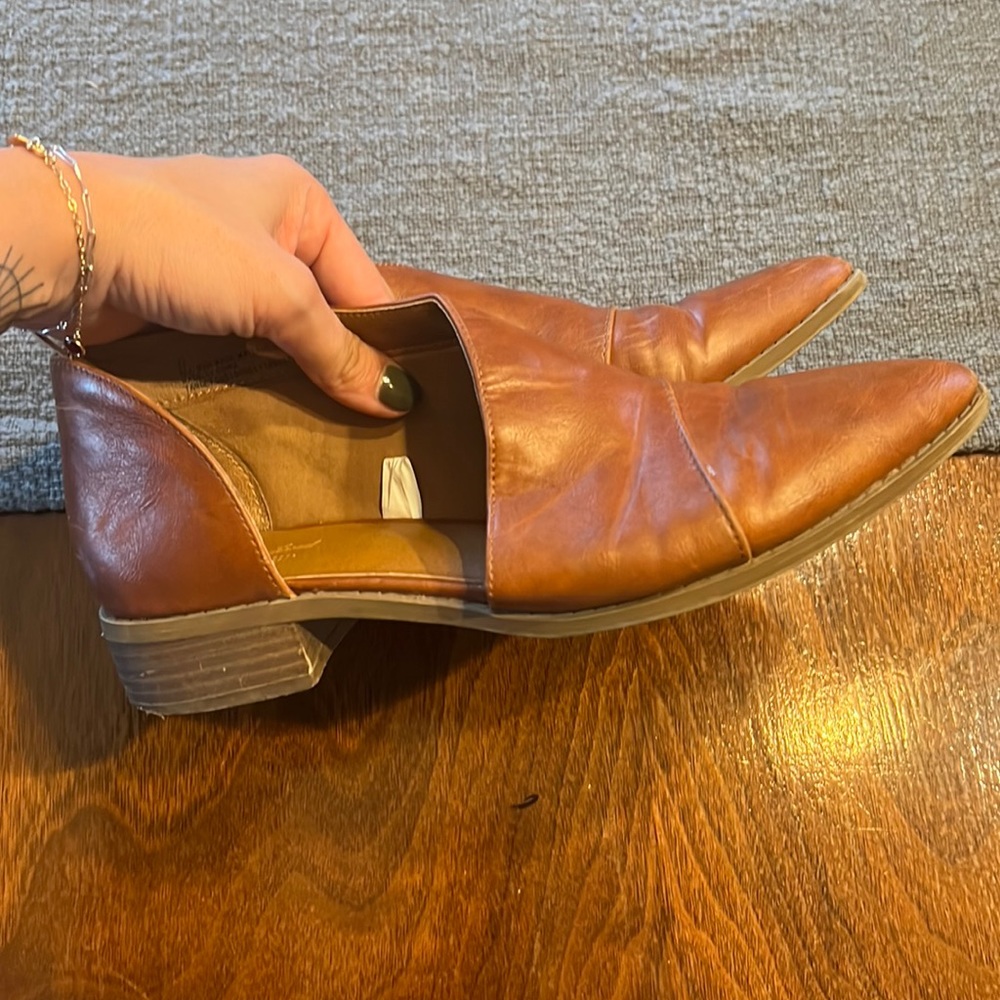 Universal Thread Shoes
